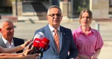 “Nuk mundesh të shkosh në Kuvend si deputet e më pas si ministër në detyrë”, Tahiri dorëzon kallëzim penal ndaj Qeverisë