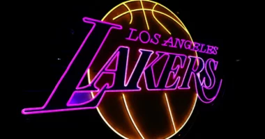 Shitja rekord e Lakers/ Skuadra e NBA ndryshon pronarë për 12.5 miliardë dollarë