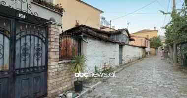 Pamje nga banesa e autorit të vrasjes në Korçë/ Kristjan Sterjo jetonte vetëm me babain, prindërit i ishin divorcuar