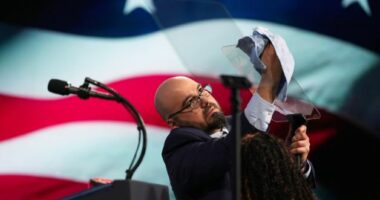 Baste dhe fitime me fjalimet e Trump/ Gjobitet tekniku i promterit, shiti informacionet zyrtare