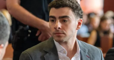 Luigi Maggione pranon fajësinë për vrasjen e drejtorit ekzekutiv të UnitedHealthcare: E qëllova dhe ai vdiq