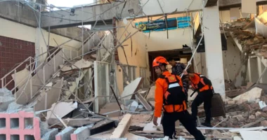 Tërmet me magnitudë 7.7 në Indonezi/ Raportohet për viktima, alarm për cunami