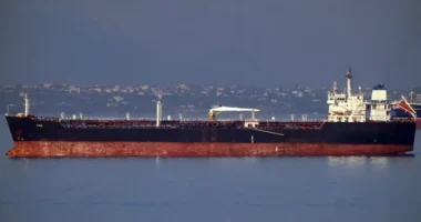 Transportoi naftë ruse drejt Turqisë, Kapiteneria e portit Durrës ndalon hyrjen në radë te anijes ‘Hanuman’