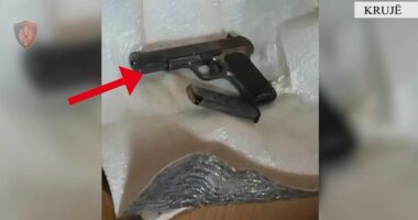 Krujë/ Mbante pa lejë armë zjarri, arrestohet 61-vjeçari