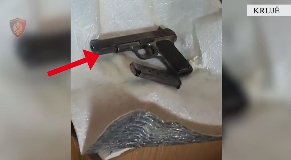 Krujë/ Mbante pa lejë armë zjarri, arrestohet 61-vjeçari