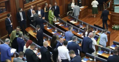 Kosovë/ PDK kërkon vazhdimin e seancës konstituive të mërkurën: Deputetët tanë do të jenë në Kuvend në orën 11:00