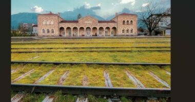 U përplas nga treni, ndërron jetë një grua në Pejë
