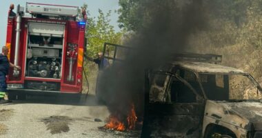Zjarr në Labovë të Gjirokastrës/ Zanafilla e flakëve, nga një automjet që u shkrumbua