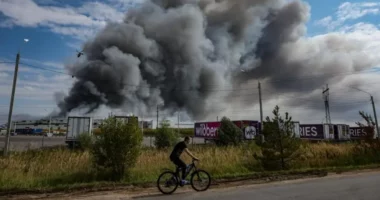 Mbi 800 dronë kundër Moskës/ Tymi mbulon kryeqytetin e Rusisë, 12 viktima