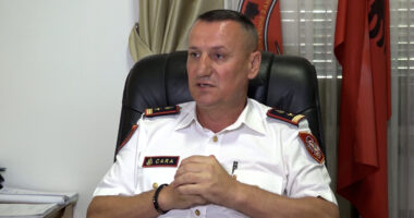 Dorëhiqet nga detyra drejtori i përgjithshëm i Shërbimit Zjarrfikës, Arben Cara