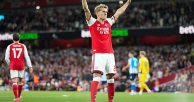 Arsenal e nis si kampion/ “Topçinjtë” mundën 3-0 Coventry në sfidën e parë në Premier