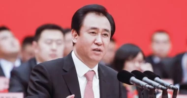 Nga njeriu i dytë më i pasur i Azisë te burgimi i përjetshëm, ngritja dhe rënia e themeluesit të Evergrande