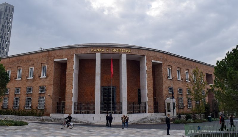 Çmimi i naftës rrit inflacionin/ Arrin 3,4 përqind, tejkalon objektivin e Bankës së Shqipërisë