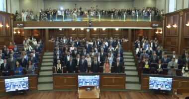Ndërpritet seanca konstituive e Kuvendit në Kosovë