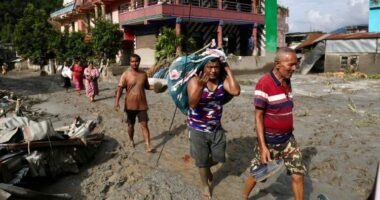 Nepal, rrezik nga një valë tjetër përmbytjesh/ Bilanc katastrofik, mbi 750 viktima dhe mijëra të zhdukur