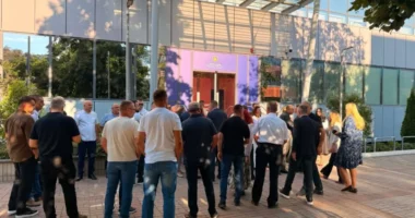 Kosovë/ PDK bllokon sërish hyrjen e Qeverisë, deputetëve u bashkohet edhe Aleanca