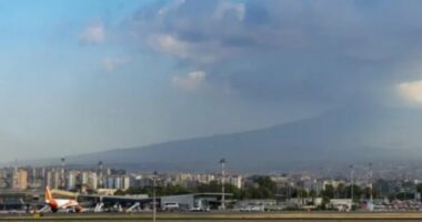Retë e hirit nga Etna detyrojnë aeroportin e Katanias të pezullojë fluturimet