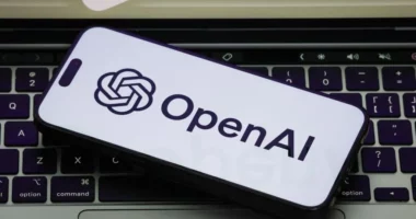 OpenAI ngadalëson trajnimin e modeleve të avancuara pas një sulmi kibernetik