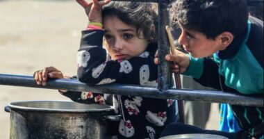 Rreth 370 fëmijë palestinezë mbahen në burgjet izraelite