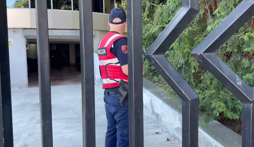 Vrau shokun e fëmijërisë për një vajzë/ Korçë, mbërrin në gjykatë nën masa të shtuara sigurie Kristian Sterjo