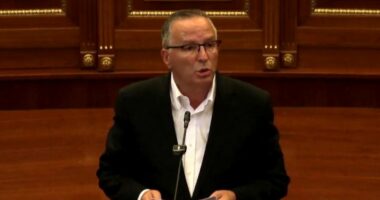 Opozita Kurtit: Mbyll krizën! Deputetët e PDK dhe aleancës: Të konstituohet Kuvendi!