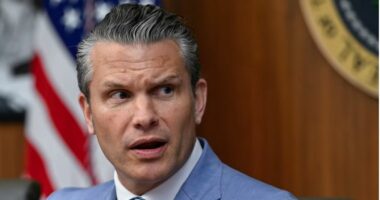 Hegseth: SHBA s’e përjashton përdorimin e forcës ushtarake kundër Iranit