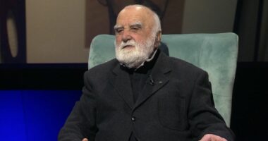 Ndërron jetë piktori Kujtim Buza/ Artisti dhe studiuesi, një nga figurat e shquara të arteve pamore
