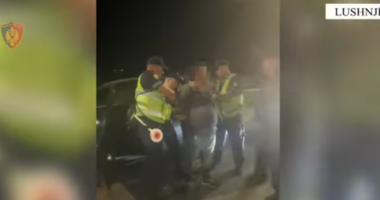 Lushnje/ Krimi në familje, shkak i konfliktit dyshohet për para. I moshuari transportohet drejt Traumës