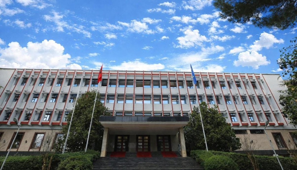Mickoski në Pustec, pa himnin shqiptar/ Reagon Tirana zyrtare: Nuk respektoi simbolet kombëtare të Shqipërisë