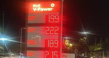 Ulet çmimi i naftës, këtë të mërkurë zbret në 199 lekë/litër