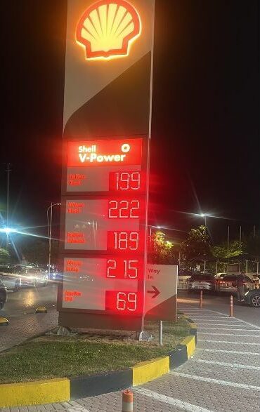 Ulet çmimi i naftës  këtë të mërkurë zbret në 199 lekë litër