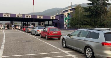 Morini nis fundjavën me fluks të lartë: Qytetarët e Kosovës i drejtohen bregdetit shqiptar