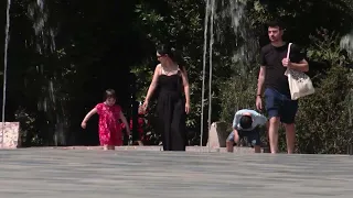 Nisin shira, por nuk “thyhet” i nxehti/ Sinoptikanët: Reshje në disa zona, por temperaturat do rriten