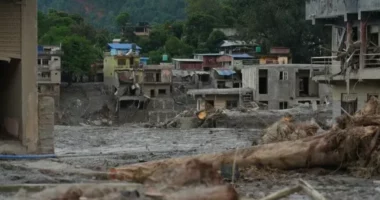 Rritet në 472 numri i të vdekurve nga përmbytjet në Nepal, mbi 1 mijë të zhdukur