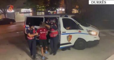 Vodhi kasën e një marketi në Durrës/ Arrestohet 26-vjeçari