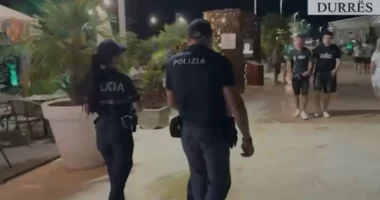 Policia italiane në Durrës/ Bashkëpunimi mes dy vendeve, karabinierët patrullojnë në qytetin bregdetar