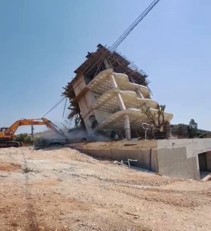 Ndërtoi pa leje në Qeparo, IKMT shemb objektin 4 katësh