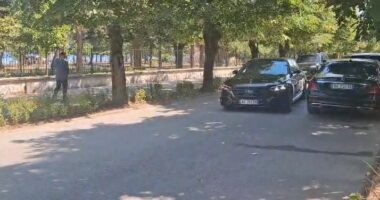Takimi me ministrat dhe drejtuesit politikë në Pogradec/ Kryeministri Rama mbërrin në vilën qeveritare