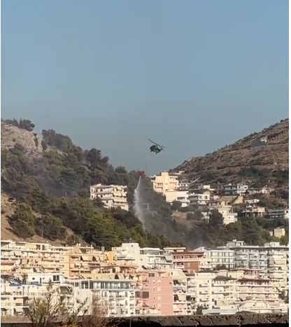 Fiket zjarri në Sarandë  ndërhyrja nga ajri ndihmoi në shuarjen e flakëve