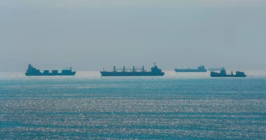 SHBA devijon 55 anije tregtare në Ngushticën e Hormuzit, mbi 20 anije luftarake në rajon
