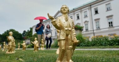 Mbyllet para kohe ekspozita në Salzburg/Zhduken mbi 200 statuja të Mozartit