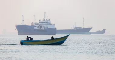 SHBA krijon korridor detar në Ngushticën e Hormuzit, synon të nxjerrë miliona fuçi naftë nga Gjiri Persik