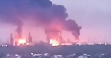 VIDEO/ Ukraina godet dy rafineri nafte në Rusi, shpërthejnë zjarre në Ilsky dhe Syzran