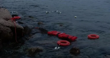 Gomonia mori flakë në kanalin e La Manshit, autoritetet: Shpëtohen mbi 150 emigrantë