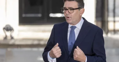 Kryeministri britanik: Referendumi për bashkimin e Irlandës është “jashtë diskutimit”