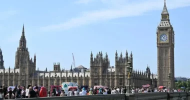 Britani e Madhe, qytetarëve u kërkohet të qëndrojnë vigjilentë për rreziqet e zjarreve