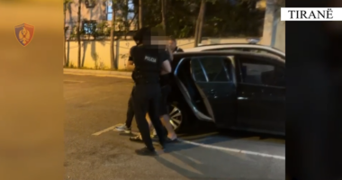 VIDEO/ Qarkullonte i armatosur, arrestohet 40-vjeçari në Tiranë