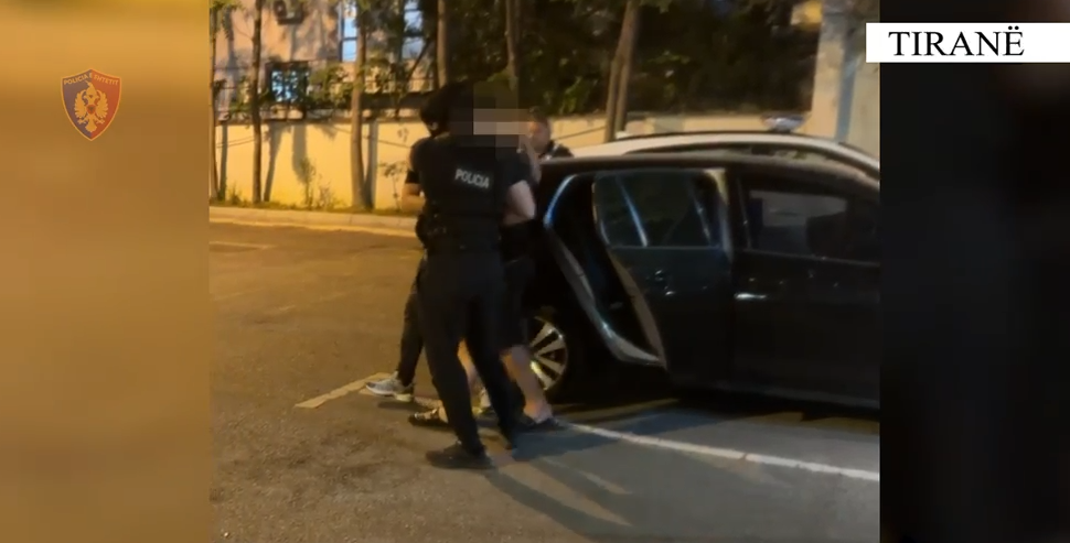 VIDEO  Qarkullonte i armatosur  arrestohet 40 vjeçari në Tiranë