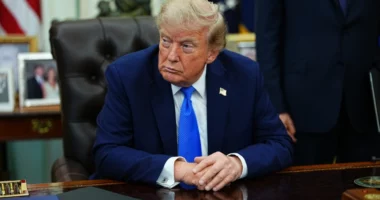 Trump përshkallëzon luftën tregtare me Kanadanë, tarifat për makinat dhe çelikun shkojnë në 50%