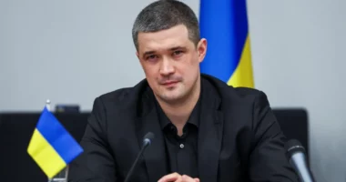 Ish-ministri i Mbrojtjes në Ukrainë kërkon zgjedhje gjatë luftës, sfidë e re për Zelenskyn